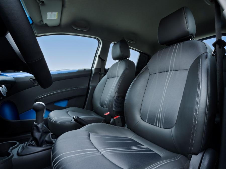  Chevrolet Spark 2013 года  (фото 2 из 204)